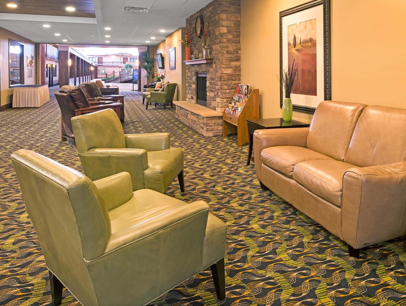 Ramada Plaza By Wyndham Omaha Hotel Exterior photo