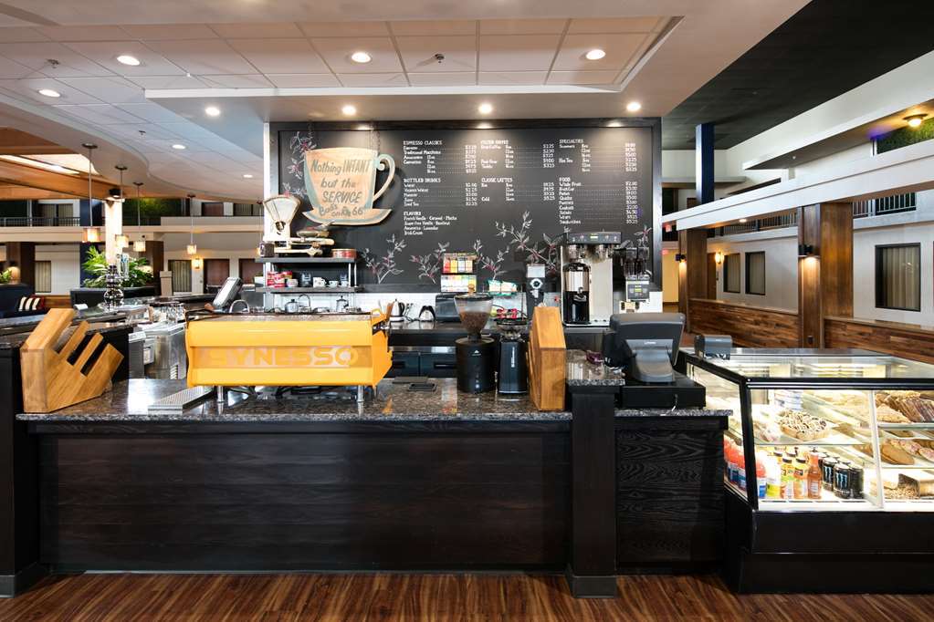 Ramada Plaza By Wyndham Omaha Hotel Restaurant photo